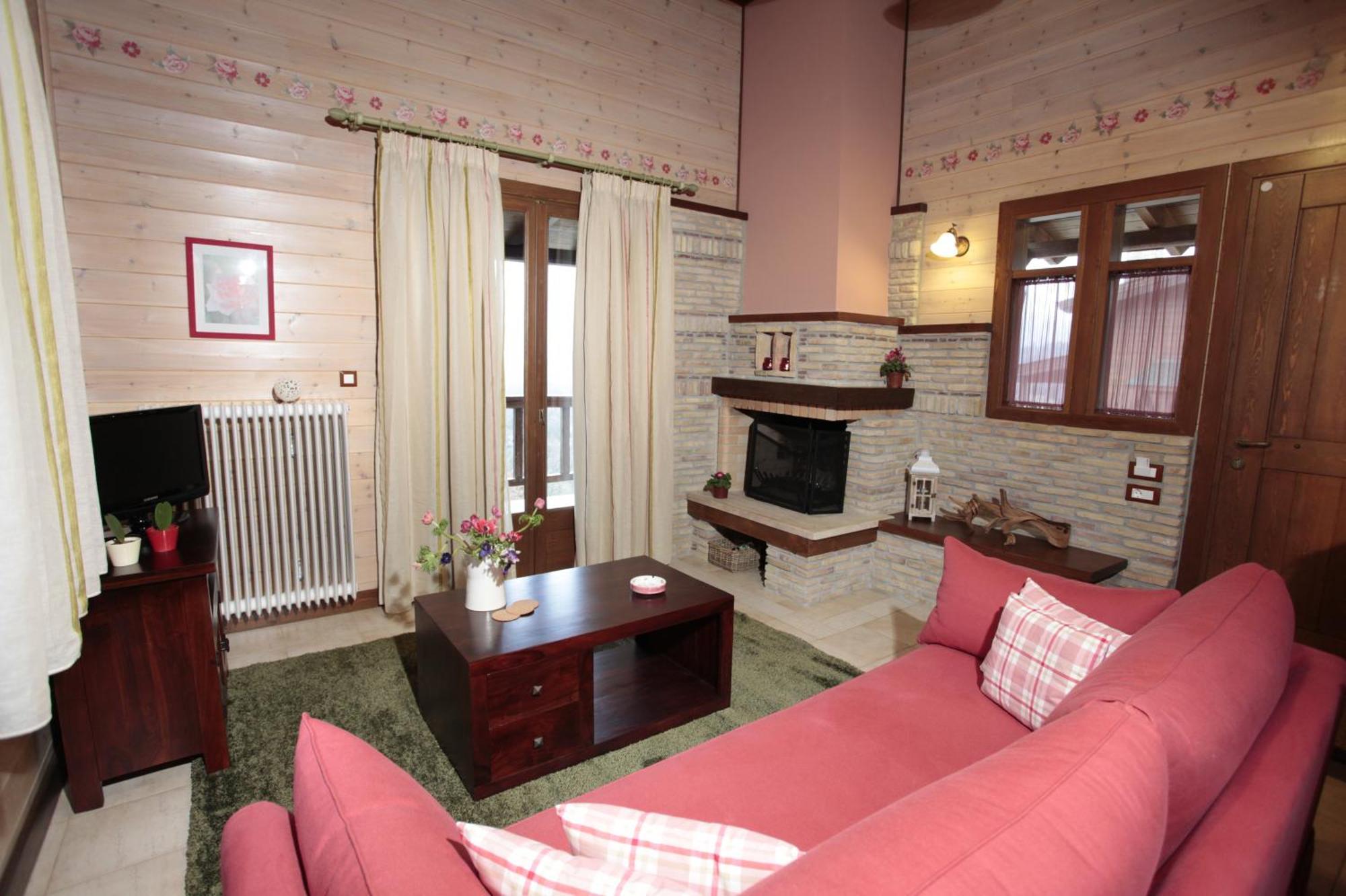 Efharis Filoxenon Apartment Feneos Exterior photo