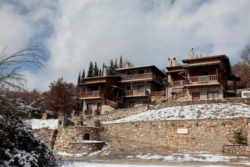 Efharis Filoxenon Apartment Feneos Exterior photo